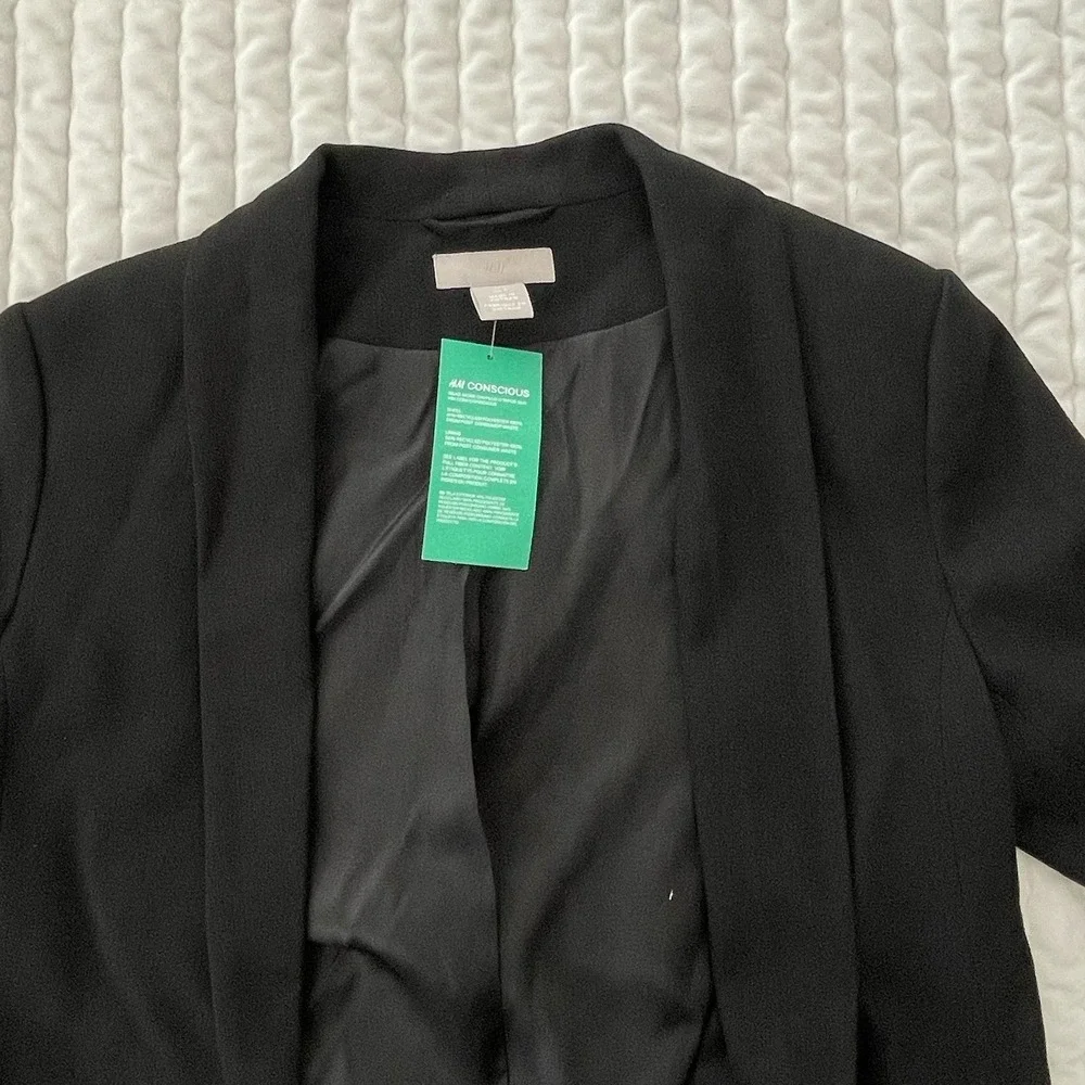 H&M Black Blazer Ruched Sleeves -  Size S - with tags attached - Picture 3 of 7
